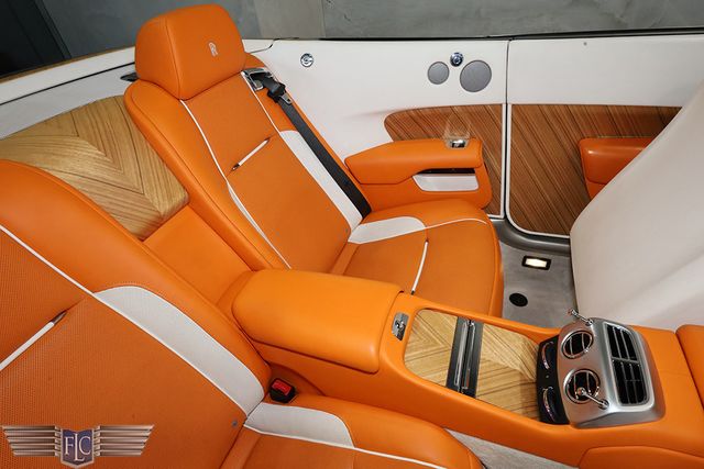 2017 Rolls-Royce Dawn Convertible - 23041760 - 24