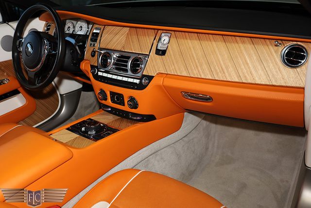 2017 Rolls-Royce Dawn Convertible - 23041760 - 28