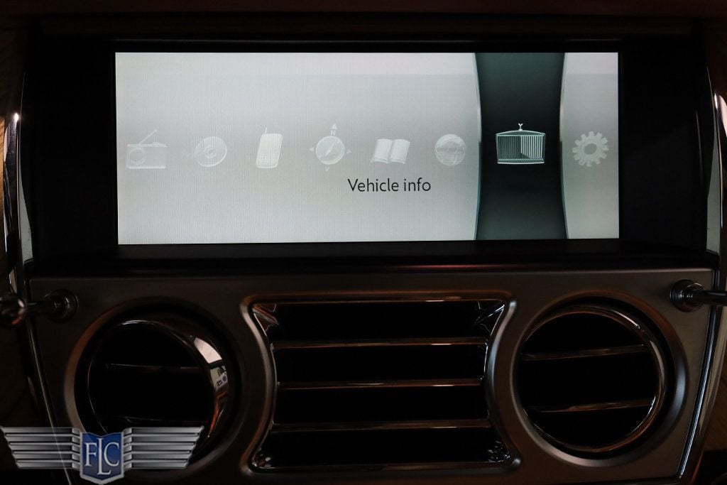 2017 Rolls-Royce Dawn Convertible - 23041760 - 32