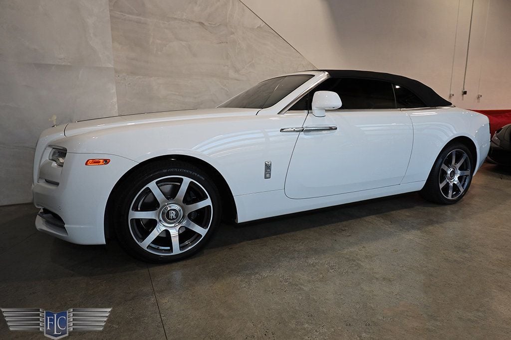 2017 Rolls-Royce Dawn Convertible - 23041760 - 3