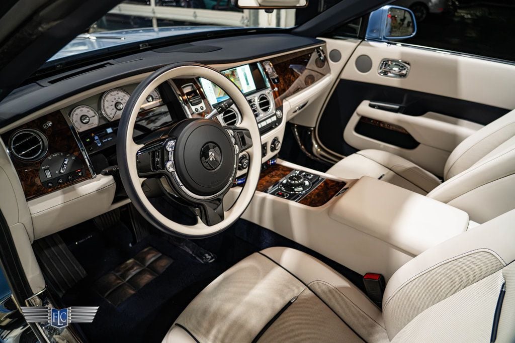 2017 Rolls-Royce Dawn Convertible - 23094548 - 22