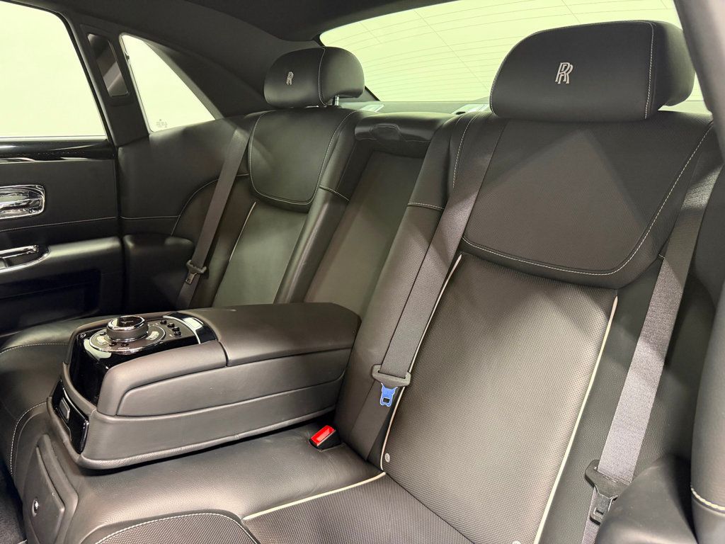 2017 Rolls-Royce Ghost STARLIGHT HEADLINER - 23031179 - 36