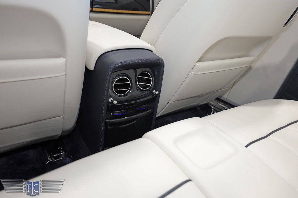 2017 Rolls-Royce Phantom Base - 22945304 - 26