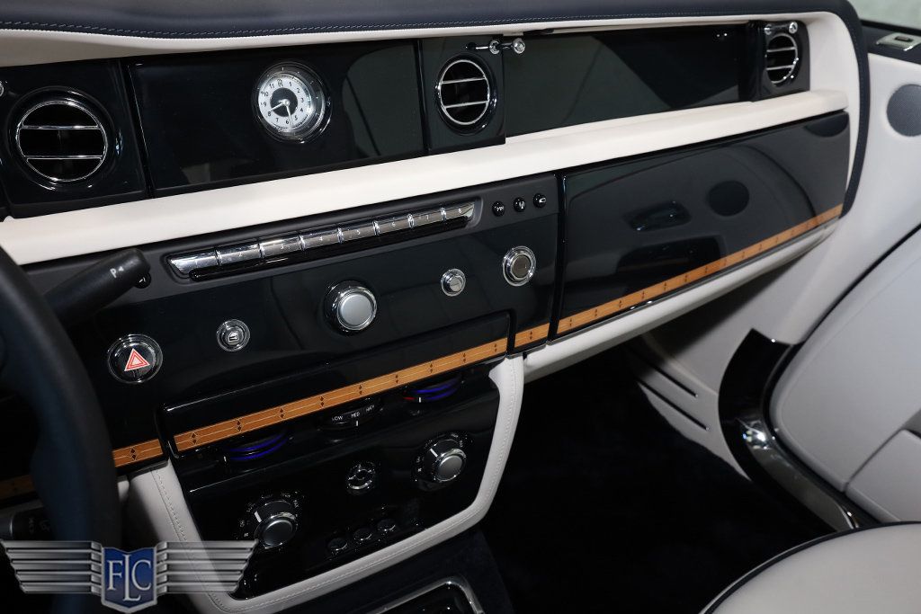 2017 Rolls-Royce Phantom Base - 22945304 - 32