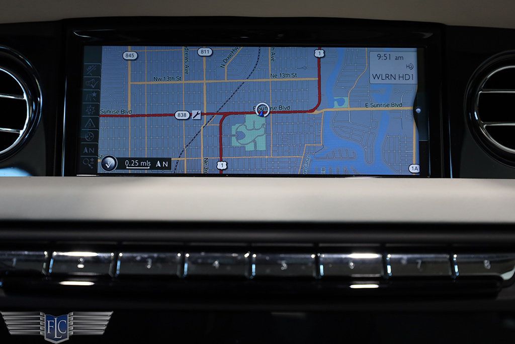 2017 Rolls-Royce Phantom Base - 22945304 - 36