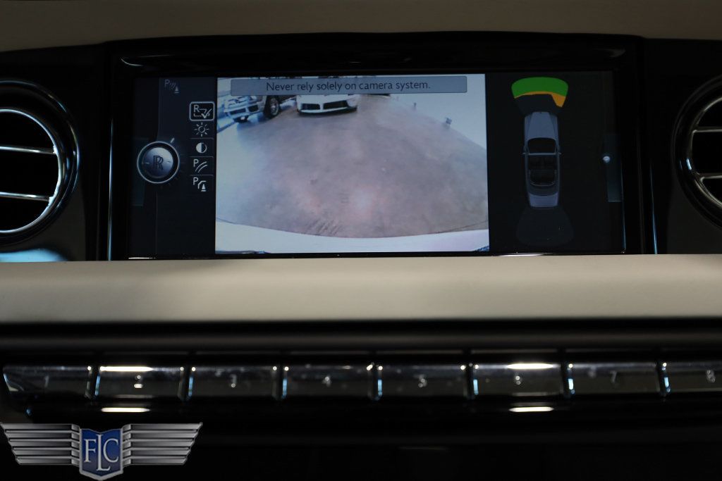 2017 Rolls-Royce Phantom Base - 22945304 - 37