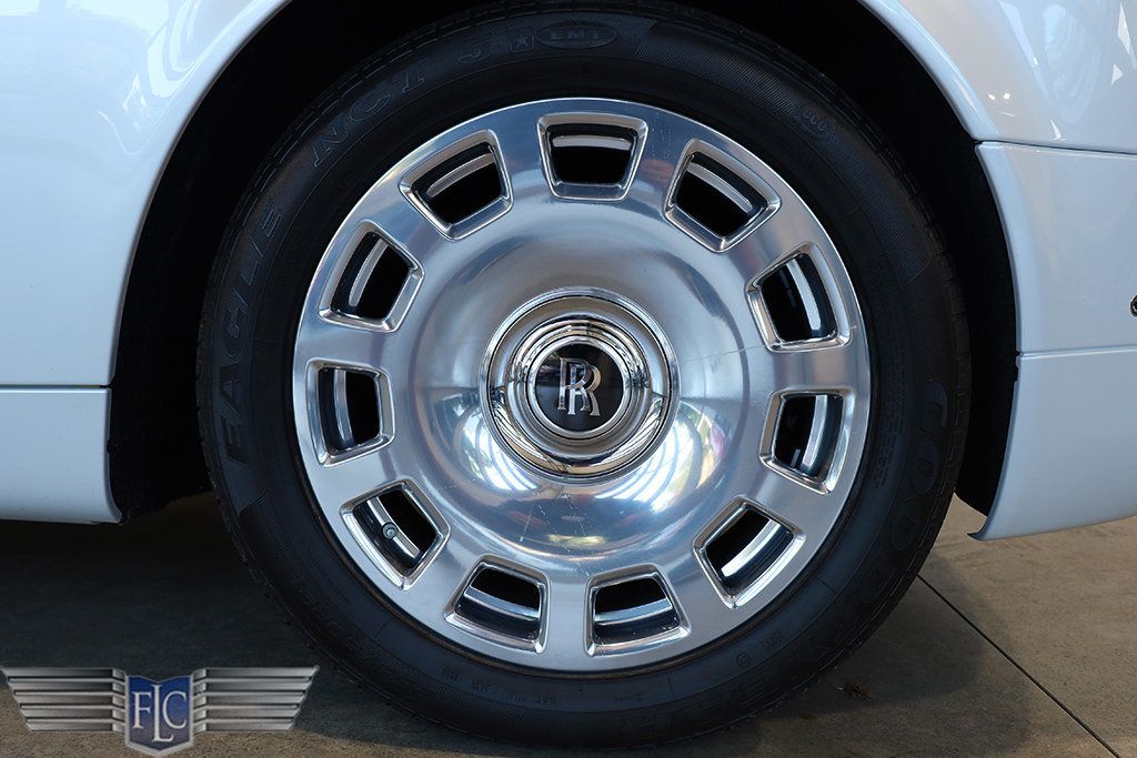 2017 Rolls-Royce Phantom Base - 22945304 - 43