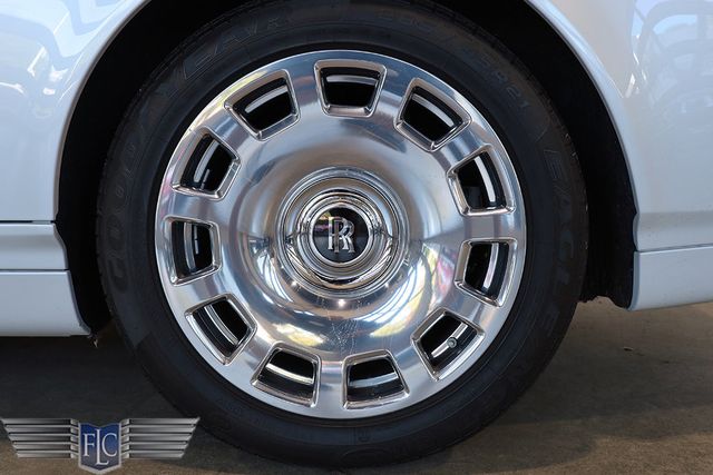 2017 Rolls-Royce Phantom Base - 22945304 - 45