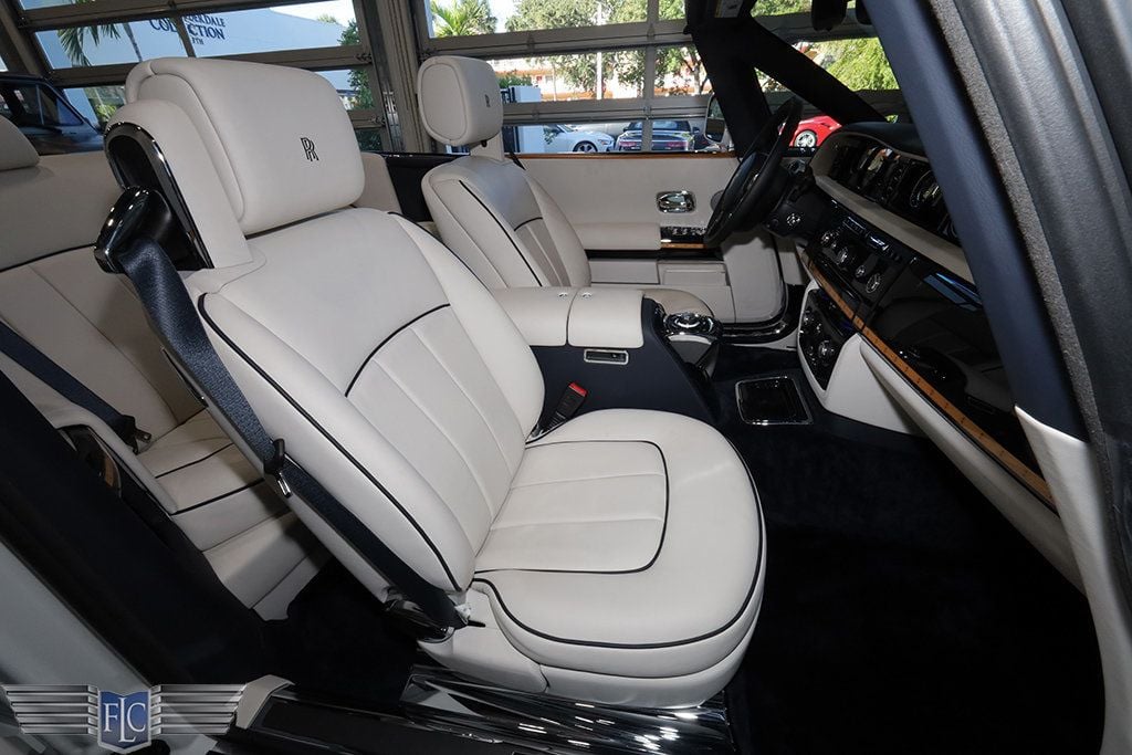 2017 Rolls-Royce Phantom Drophead Coupe - 22945304 - 21