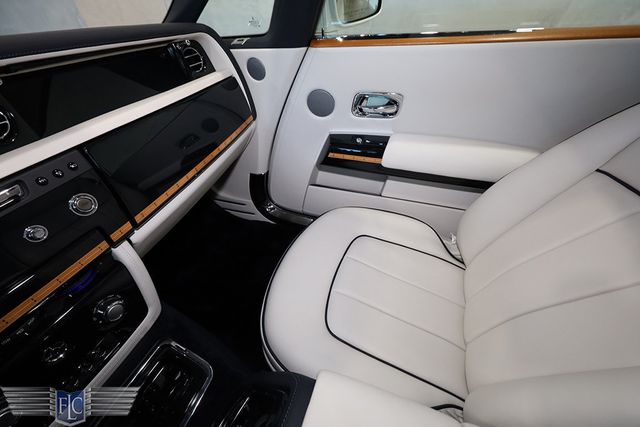 2017 Rolls-Royce Phantom Drophead Coupe - 22945304 - 31