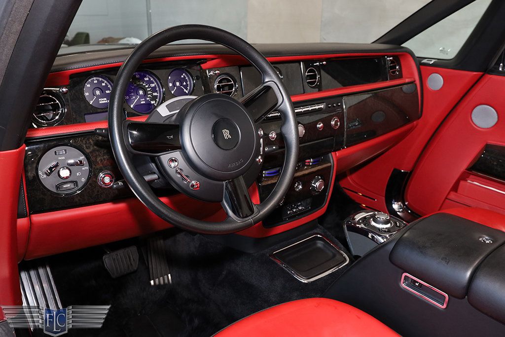 2017 Rolls-Royce Phantom Drophead Coupe  - 23040582 - 25