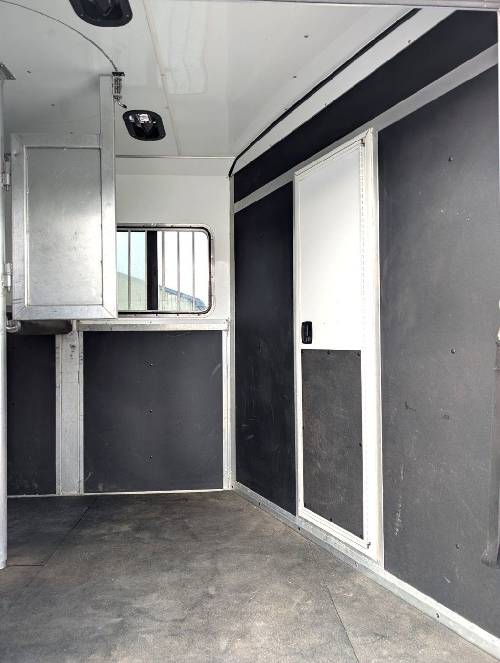 2017 Shadow 2 Horse KingPro Straight Load with Side Ramp  - 22976408 - 2