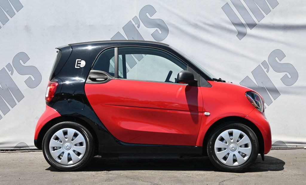 2017 Smart Fortwo Electric Drive photo 4