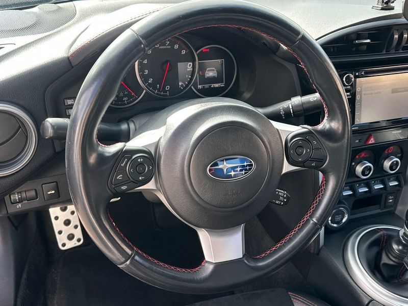 2017 Subaru BRZ Limited Manual - 22989988 - 17