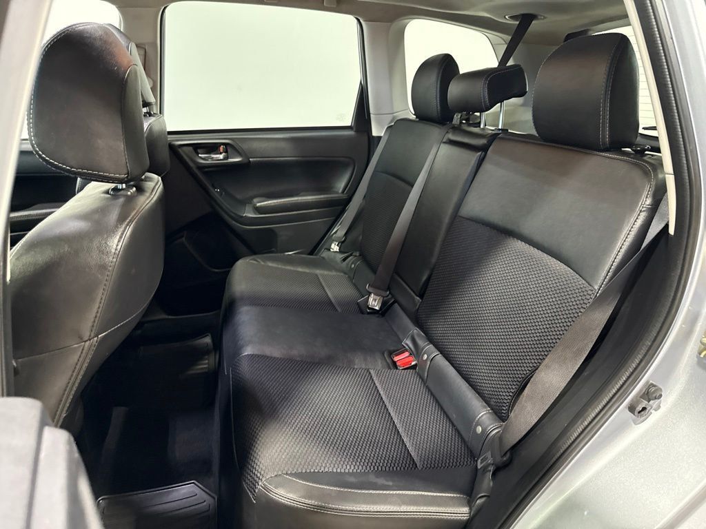 2017 Subaru Forester 2.0XT Premium CVT - 23038604 - 28