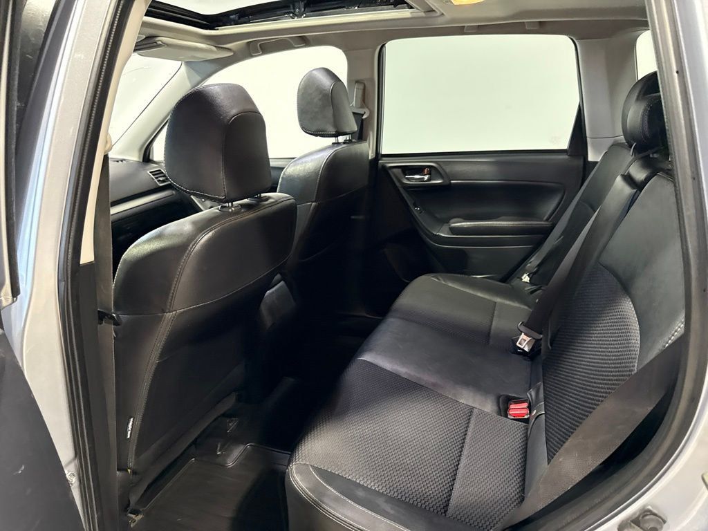 2017 Subaru Forester 2.0XT Premium CVT - 23038604 - 29