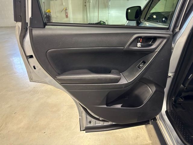 2017 Subaru Forester 2.0XT Premium CVT - 23038604 - 30