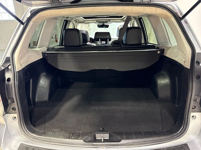 2017 Subaru Forester 2.0XT Premium CVT - 23038604 - 31