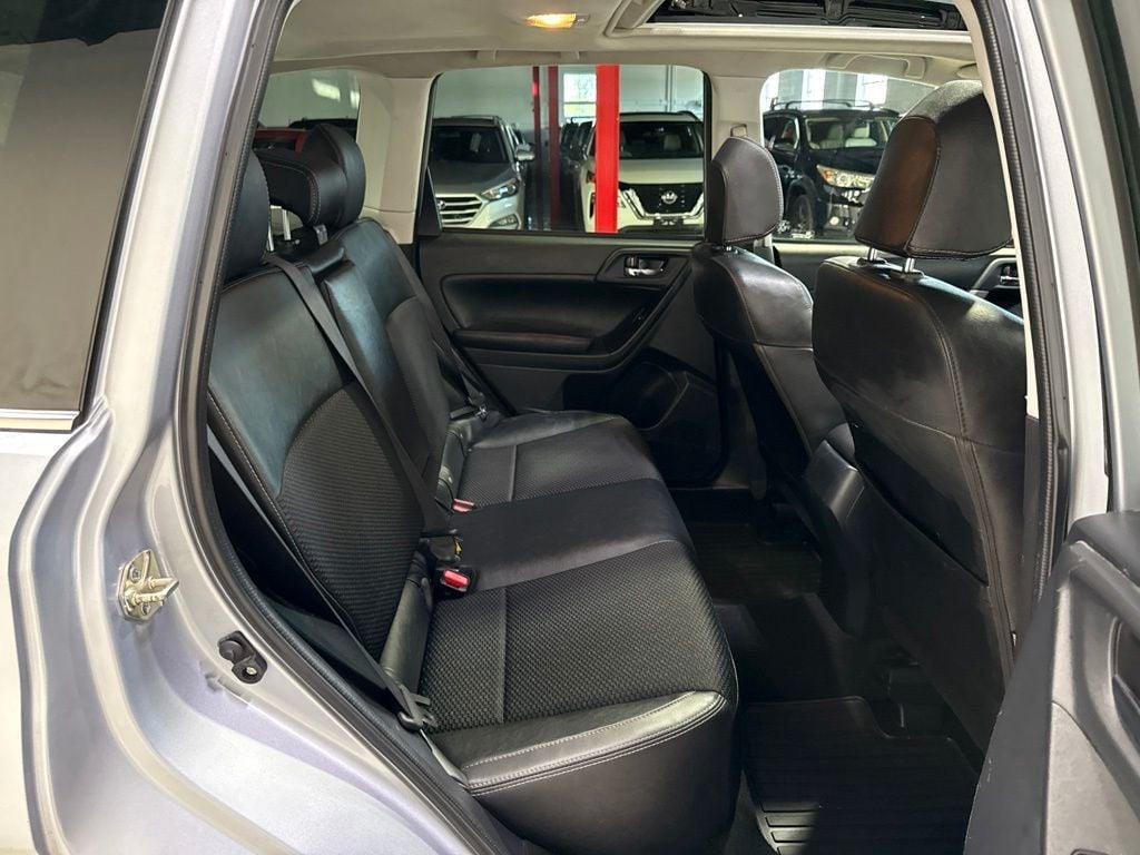 2017 Subaru Forester 2.0XT Premium CVT - 23038604 - 32