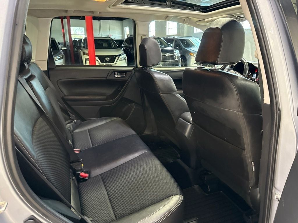 2017 Subaru Forester 2.0XT Premium CVT - 23038604 - 33