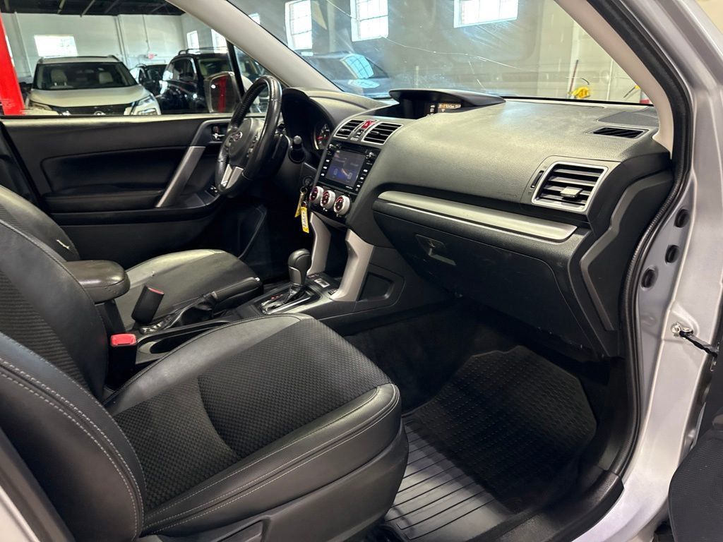 2017 Subaru Forester 2.0XT Premium CVT - 23038604 - 37