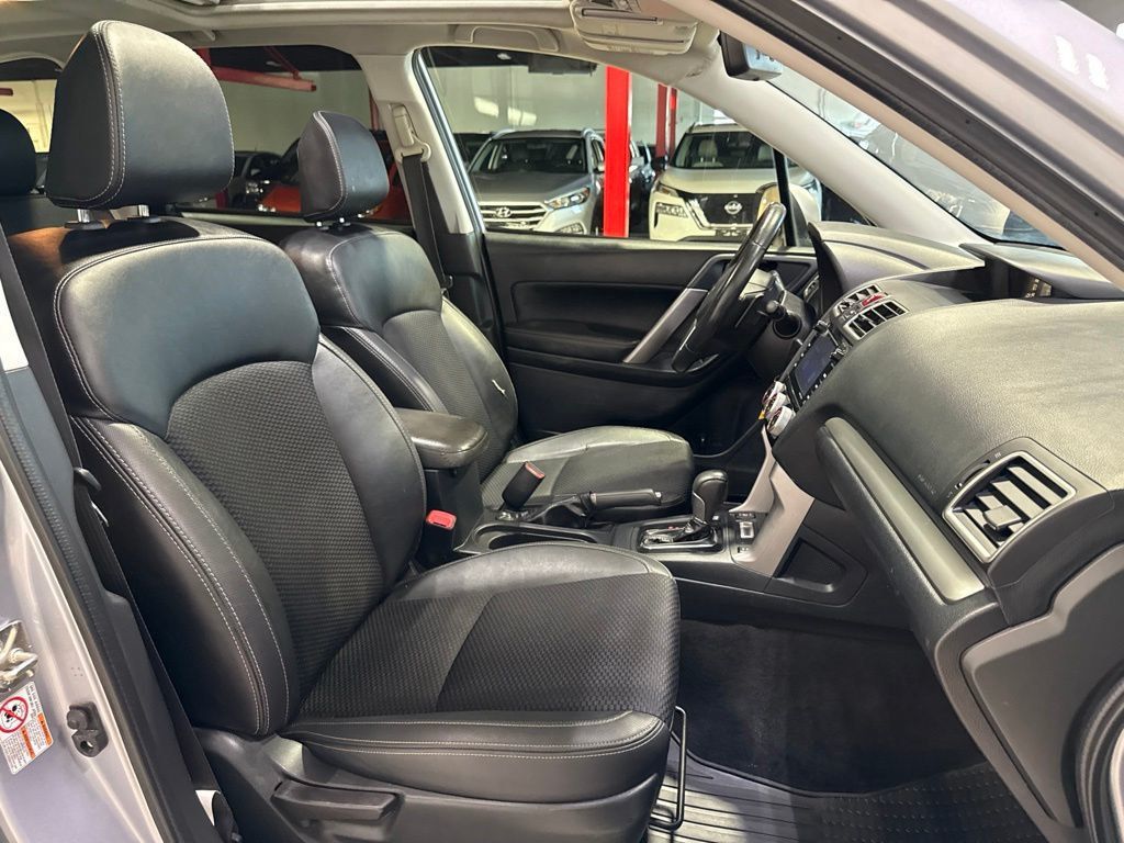 2017 Subaru Forester 2.0XT Premium CVT - 23038604 - 38