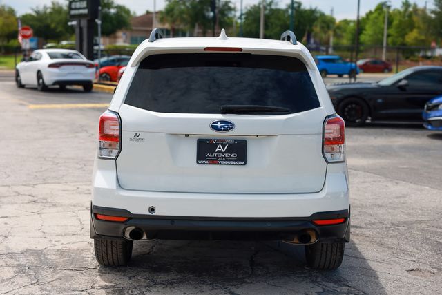 2017 Subaru Forester 2.0XT Touring CVT - 23027675 - 11