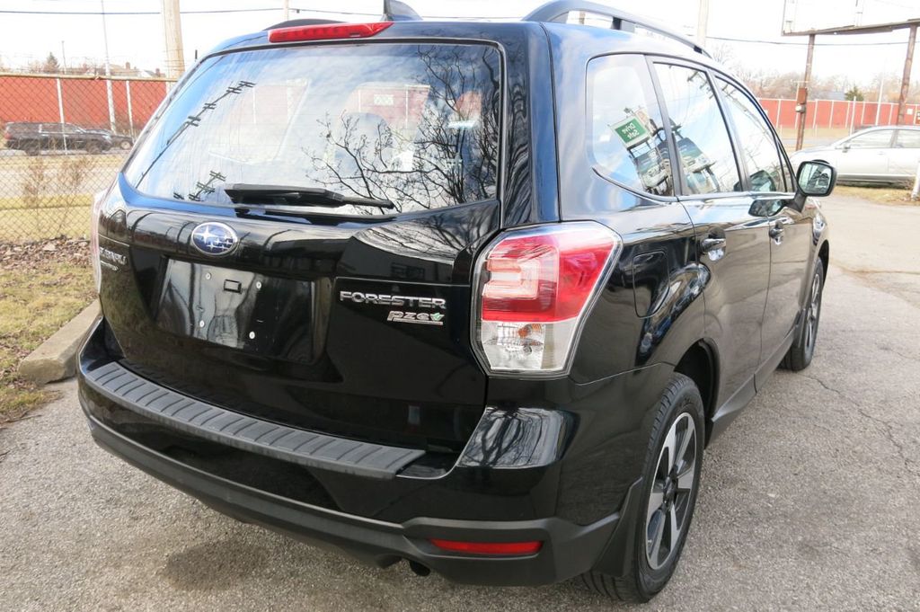 2017 Subaru Forester 2.5i CVT - 22321916 - 3