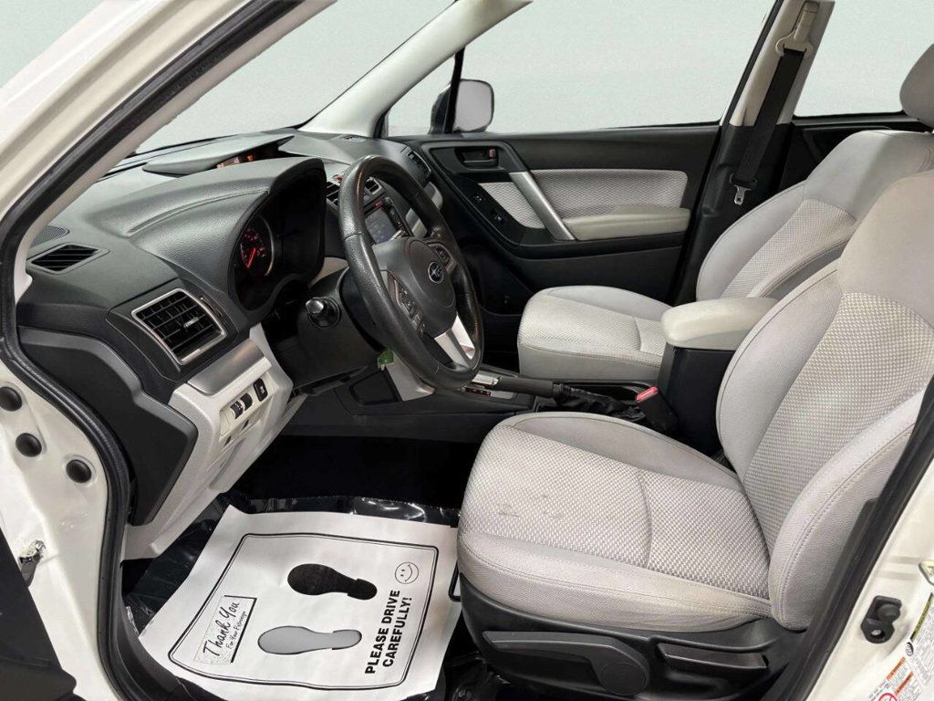 2017 Subaru Forester 2.5i CVT - 23056563 - 13