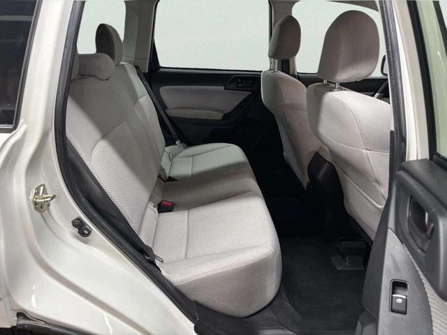 2017 Subaru Forester 2.5i CVT - 23056563 - 17