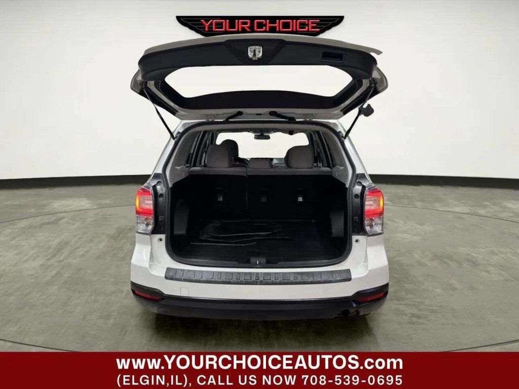 2017 Subaru Forester 2.5i CVT - 23056563 - 5