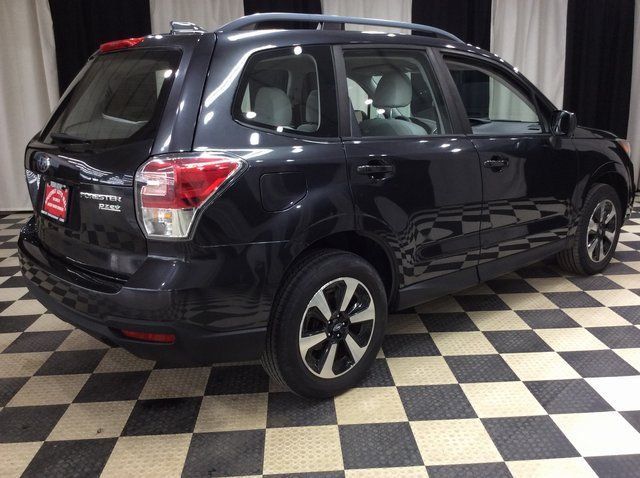 2017 Subaru Forester 2.5i CVT - 22980602 - 4