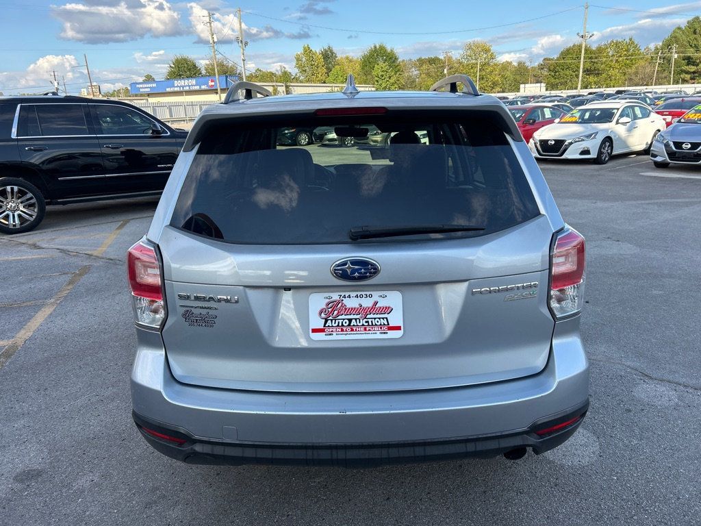 2017 Subaru Forester 2.5i Limited photo 2