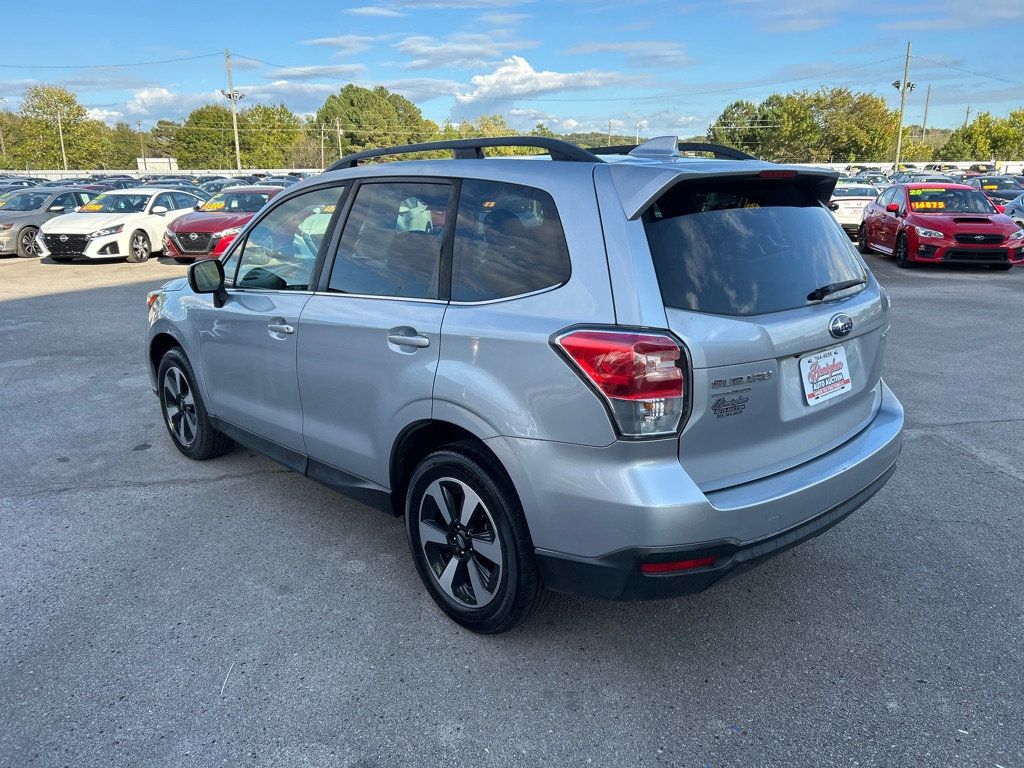2017 Subaru Forester 2.5i Limited photo 3