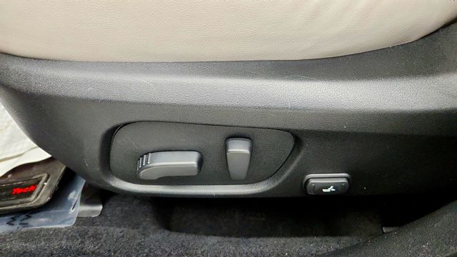 2017 Subaru Forester 2.5i Limited CVT w/ Popular Package #2 & Blind Spot Detection - 23038146 - 10