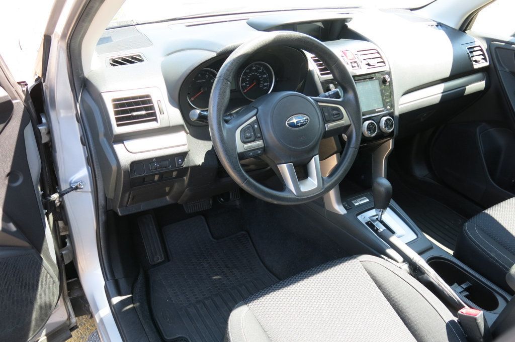 2017 Subaru Forester 2.5i Premium photo 10