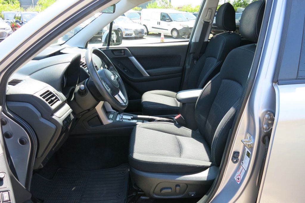 2017 Subaru Forester 2.5i Premium photo 12