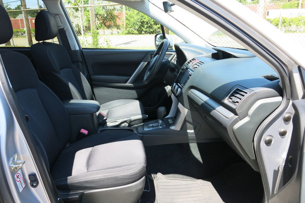 2017 Subaru Forester 2.5i Premium photo 13