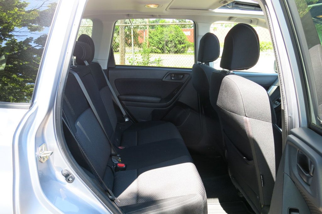 2017 Subaru Forester 2.5i Premium photo 15