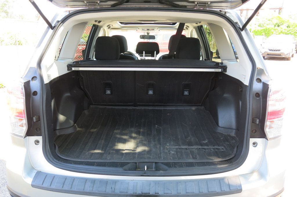 2017 Subaru Forester 2.5i Premium photo 16