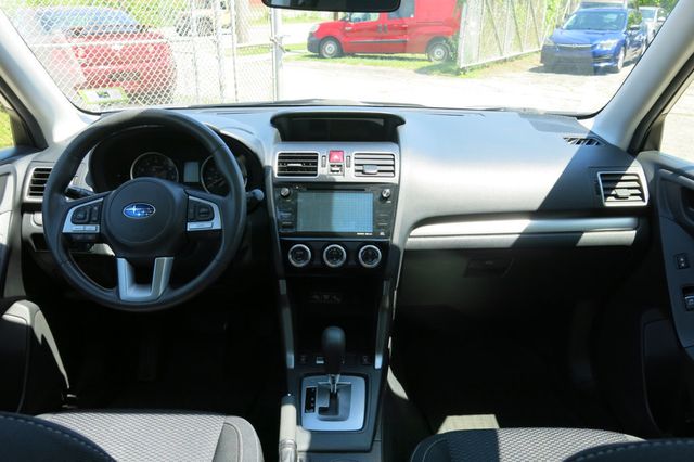 2017 Subaru Forester 2.5i Premium CVT - 22889670 - 18