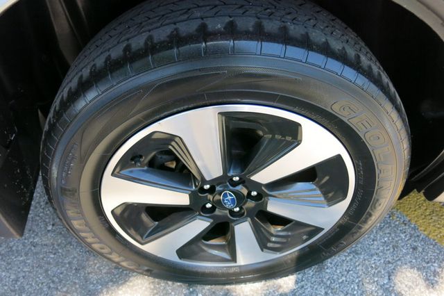 2017 Subaru Forester 2.5i Premium CVT - 22889670 - 32