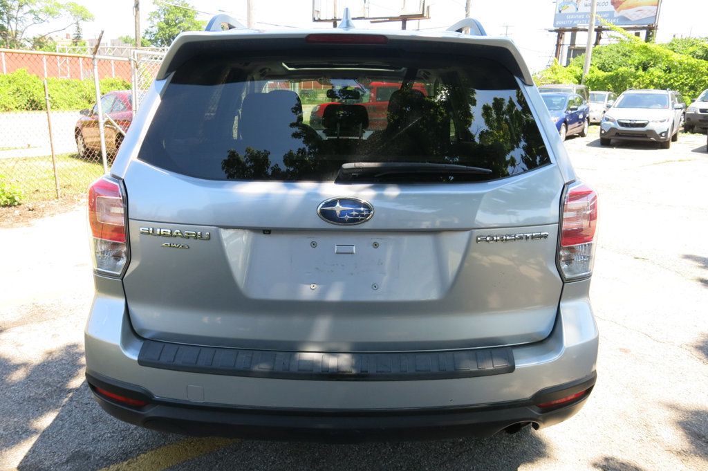 2017 Subaru Forester 2.5i Premium photo 8