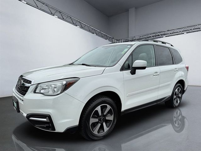 2017 Subaru Forester 2.5i Premium CVT - 23032841 - 9