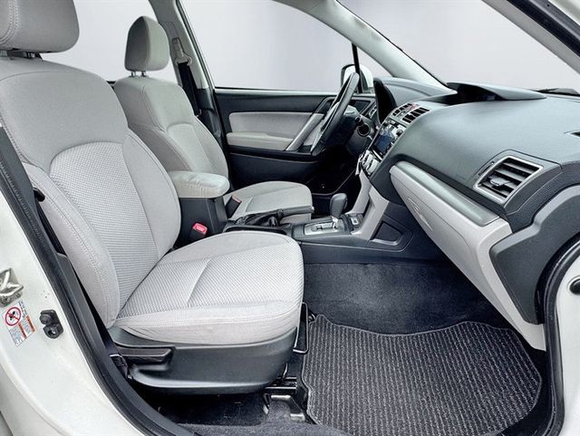 2017 Subaru Forester 2.5i Premium CVT - 23032841 - 25