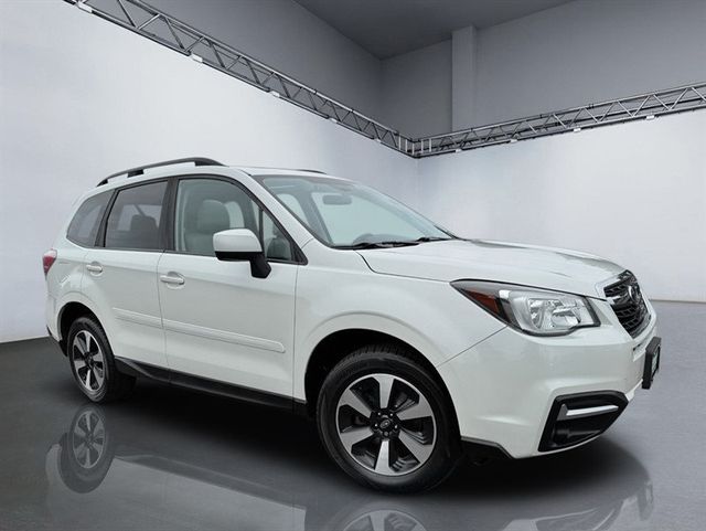 2017 Subaru Forester 2.5i Premium CVT - 23032841 - 27