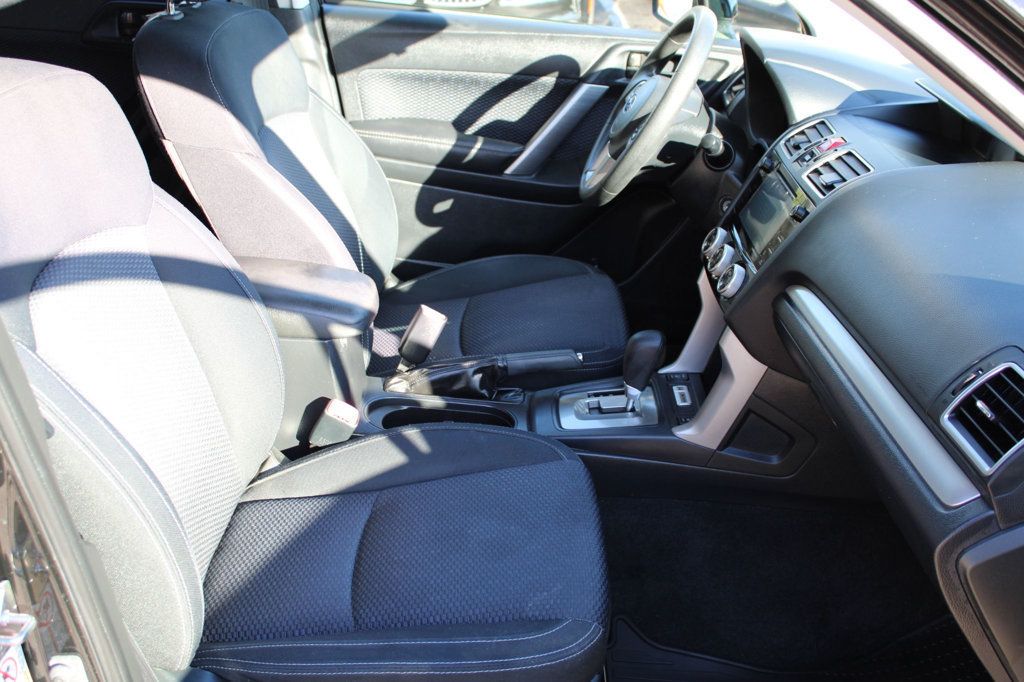 2017 Subaru Forester 2.5i Premium photo 13