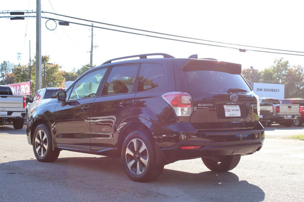 2017 Subaru Forester 2.5i Premium photo 3