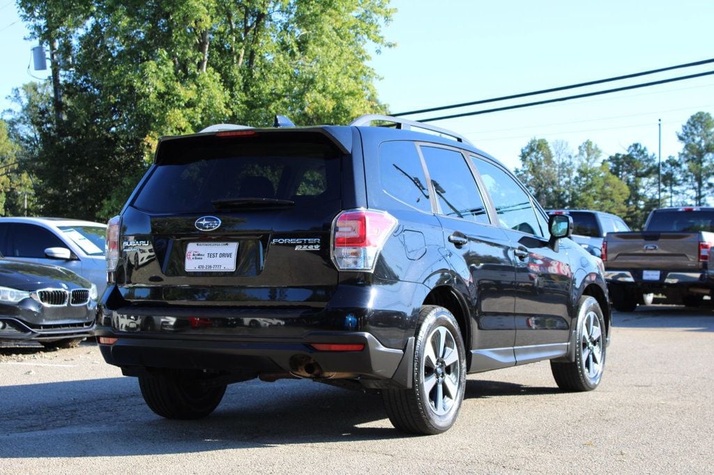 2017 Subaru Forester 2.5i Premium photo 6