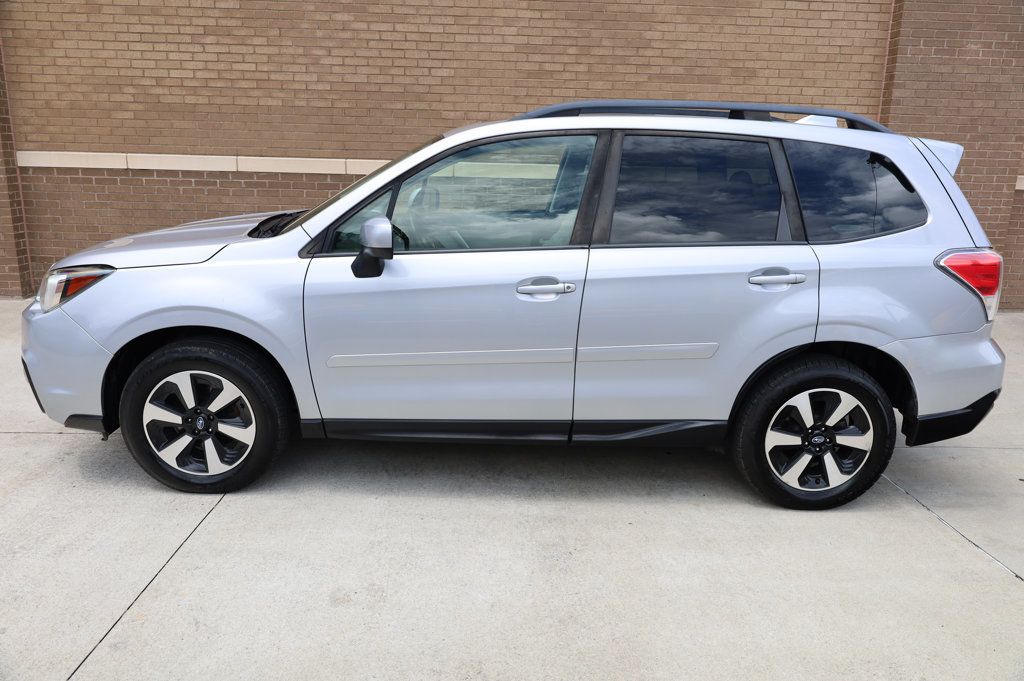 2017 Subaru Forester 2.5i Premium photo 3
